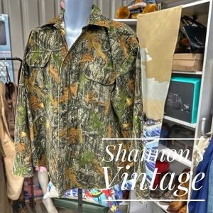 Mothwing sz XL camo button shirt A48